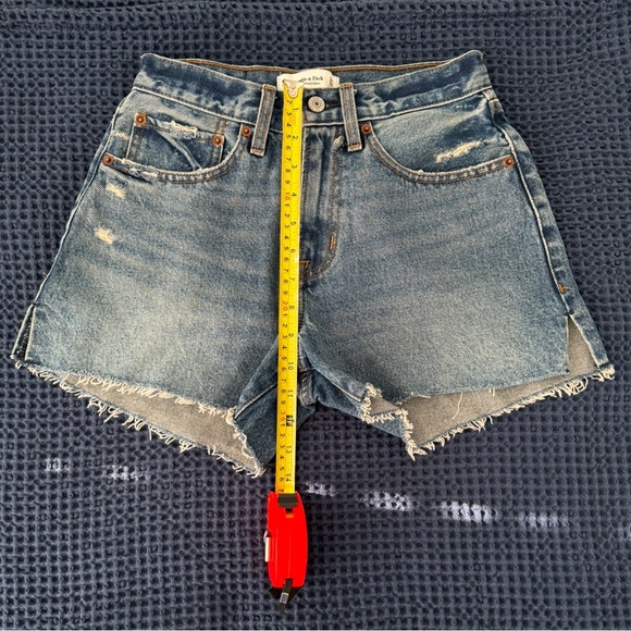 ABERCROMBIE mid-rise boyfriend shorts - Picture 2 of 5